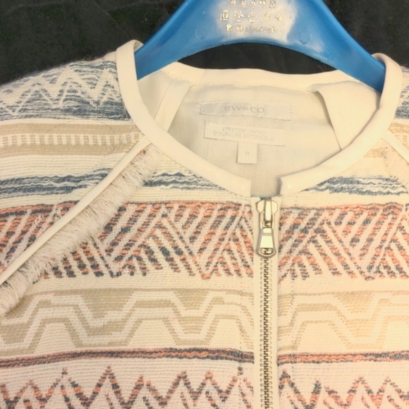 Old money textured topper - Picture 2 of 5